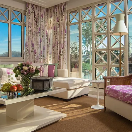 Four Seasons Отель 5*