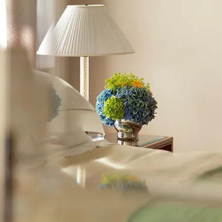 Отель Four Seasons 5*