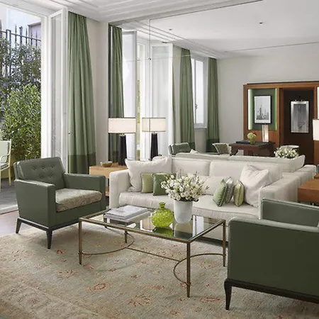 Отель Four Seasons 5*