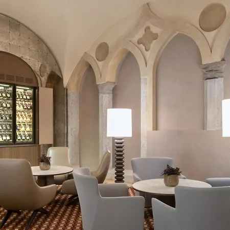 Отель Four Seasons 5*