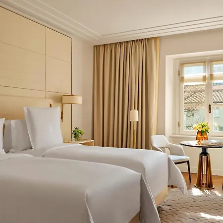 Four Seasons Hotel