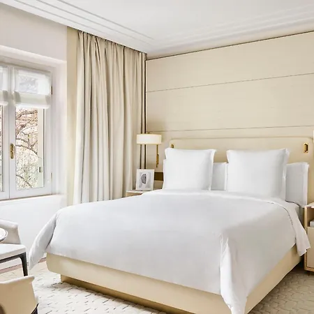 Four Seasons Szálloda