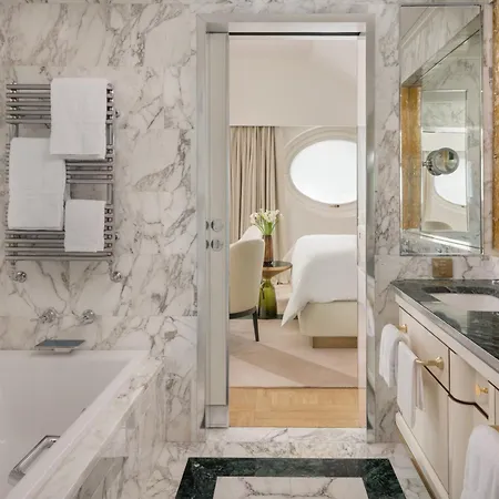 Otel Four Seasons 5*