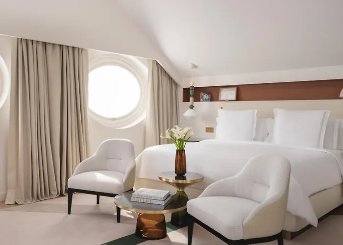 Four Seasons Отель 5*